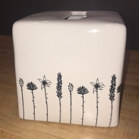 ❌SOLD❌ Rae Dunn TISSUES Ceramic Cover Stem Line NWT - Picture 4 of 4